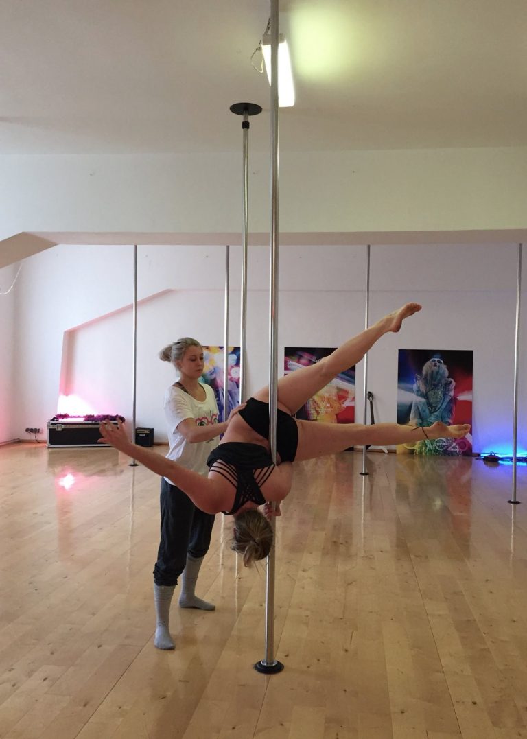 Galerie CAve25 Pole Dance und Tanz in 1070 Wien